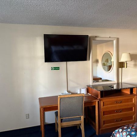 Fiesta Inn Los Angeles - Bell Gardens Bagian luar foto