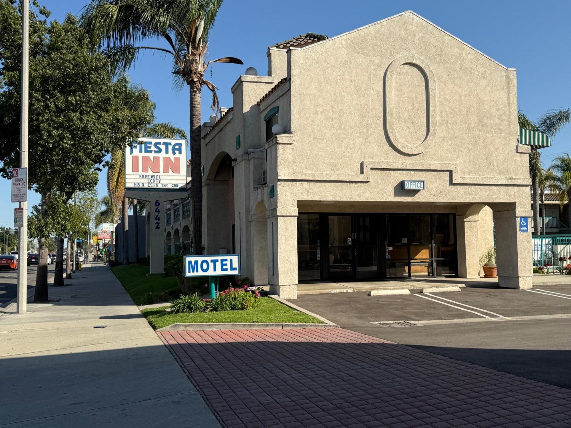 Fiesta Inn Los Angeles - Bell Gardens Bagian luar foto